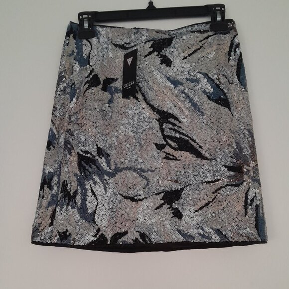 Guess sequin skirt in size small - Picture 8 of 9